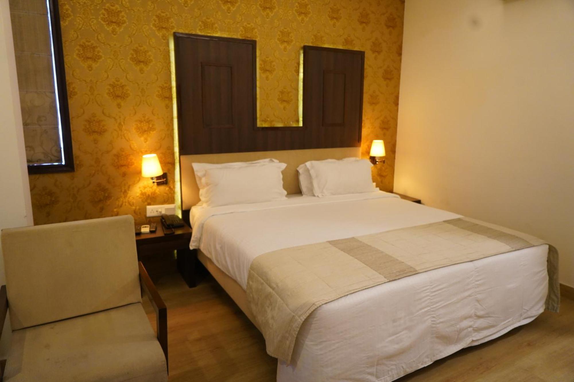 Hotel Forest Avenue - Best Luxury Hotel In Dehradun Exterior photo